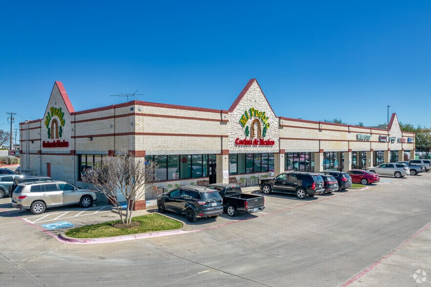 8412 Davis Blvd, North Richland Hills, TX à louer - Photo principale - Image 1 de 1