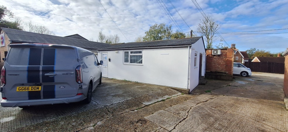 Bognor Rd, Warnham for lease - Building Photo - Image 3 of 3