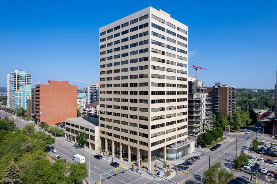 700 4 Av SW, Calgary, AB à louer - Photo du bâtiment - Image 2 de 6