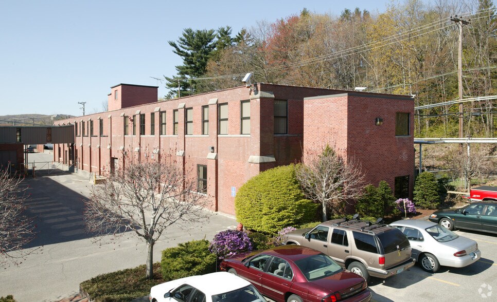 59 Field St, Torrington, CT à louer - Photo principale - Image 1 de 8