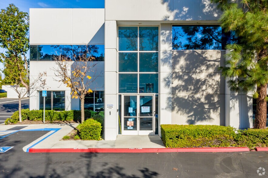 22 Journey, Aliso Viejo, CA à louer - Photo du bâtiment - Image 2 de 4