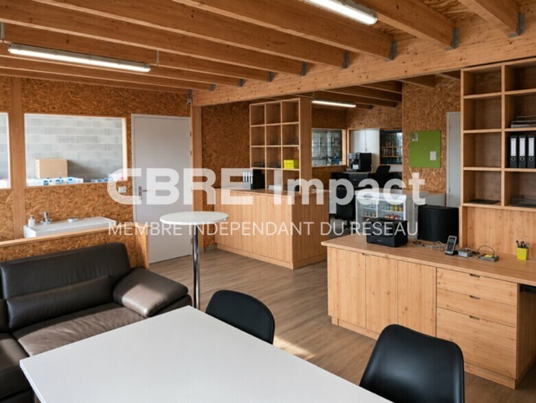 11 Rue Des Didris, Cernay-lès-Reims for lease - Interior Photo - Image 2 of 3