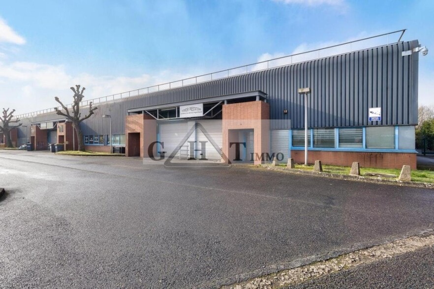 Office in Villepinte for lease - Building Photo - Image 1 of 4