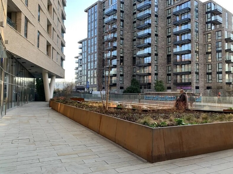 102 Camley St, London for lease - Building Photo - Image 3 of 6