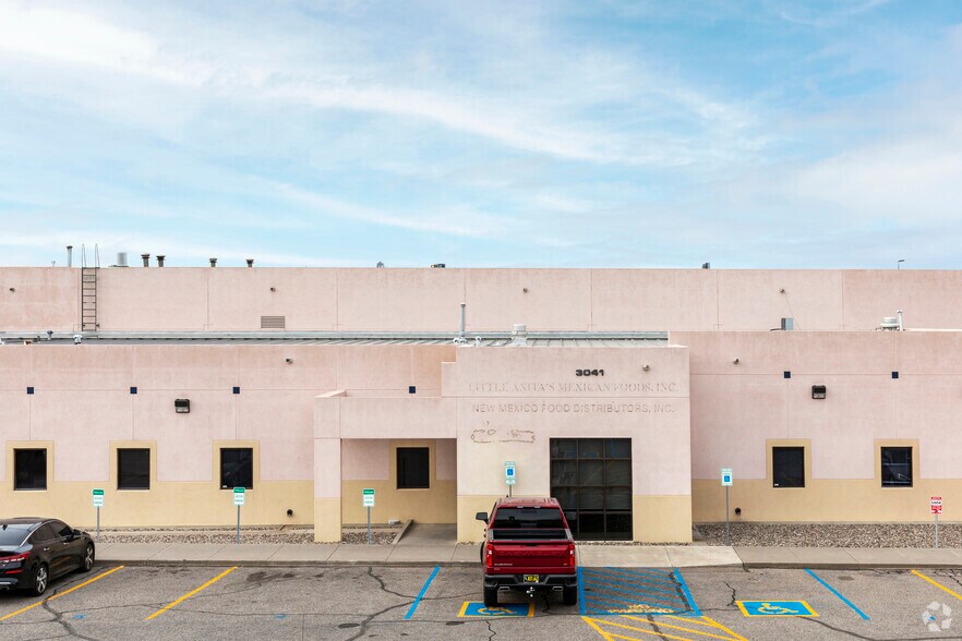 3041 University Blvd SE, Albuquerque, NM à louer - Photo du bâtiment - Image 2 de 4