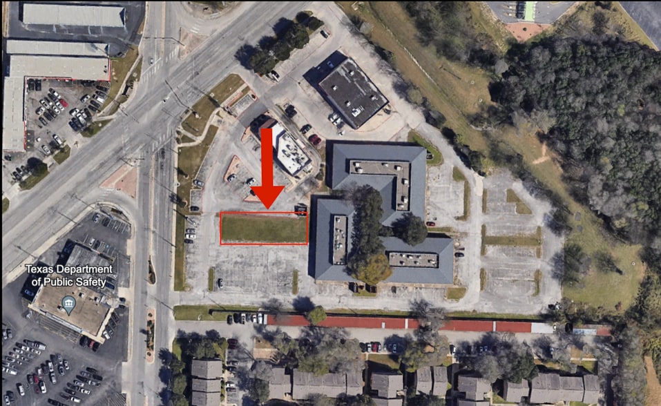 300 Kitty Hawk Rd, Universal City, TX à louer - Photo du bâtiment - Image 2 de 3