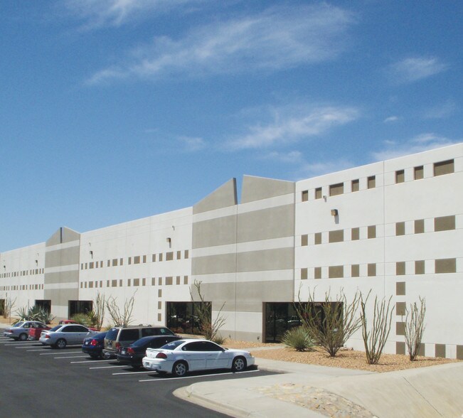 420 A Pan American Dr, El Paso, TX for lease - Building Photo - Image 2 of 10