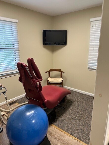 9901 River Rd, Potomac, MD à louer - Photo intérieure - Image 2 de 10