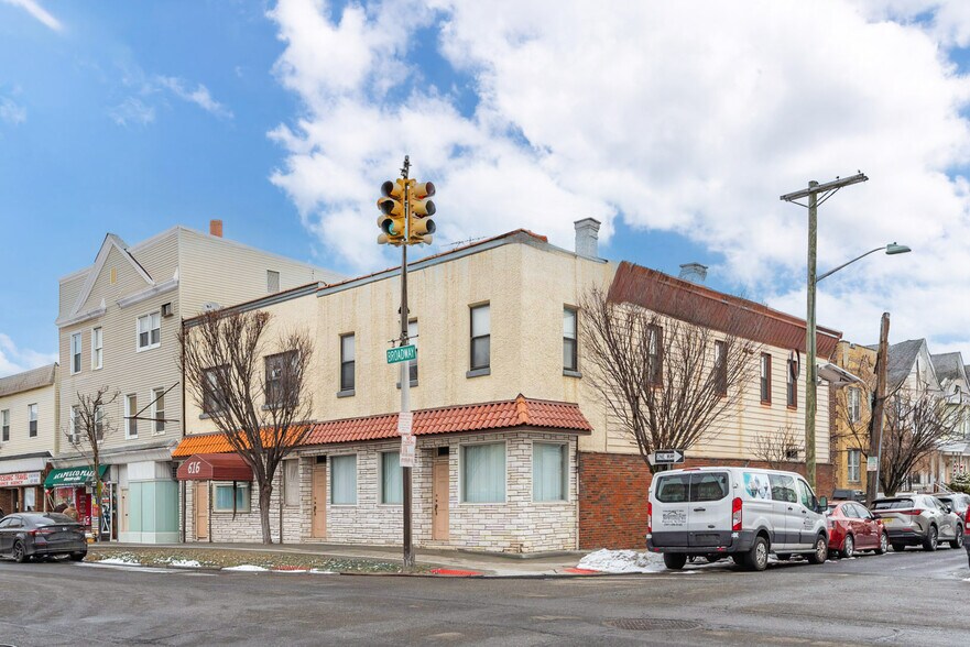 614-616 Broadway, Bayonne, NJ à vendre - Photo du bâtiment - Image 3 de 37