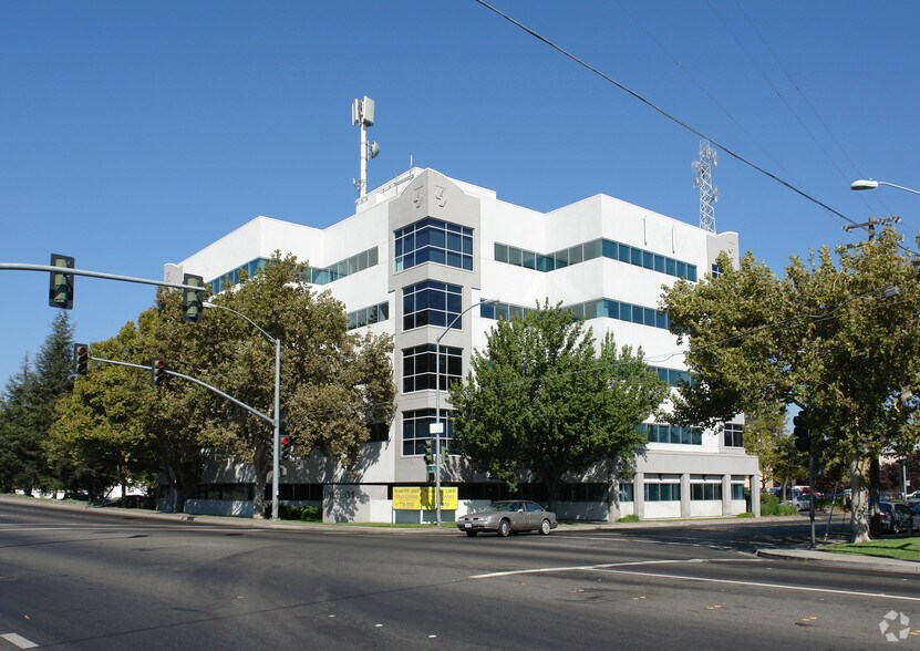 1401 El Camino Ave, Sacramento, CA à louer - Photo du bâtiment - Image 3 de 15