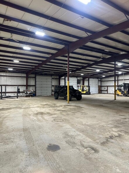 30 Leonardo Dr, North Haven, CT for lease - Building Photo - Image 2 of 4