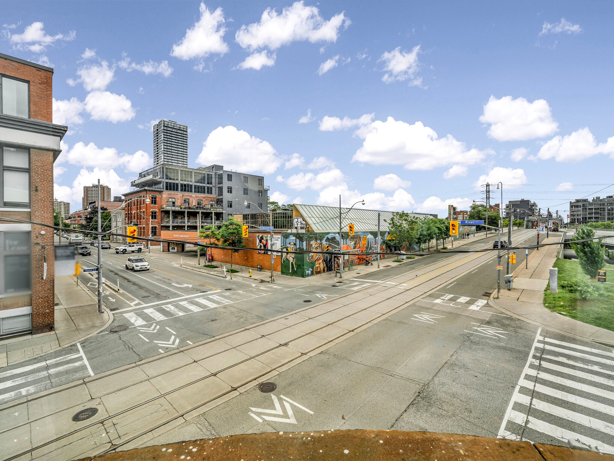 541 Queen St E, Toronto, ON for lease Building Photo- Image 1 of 1