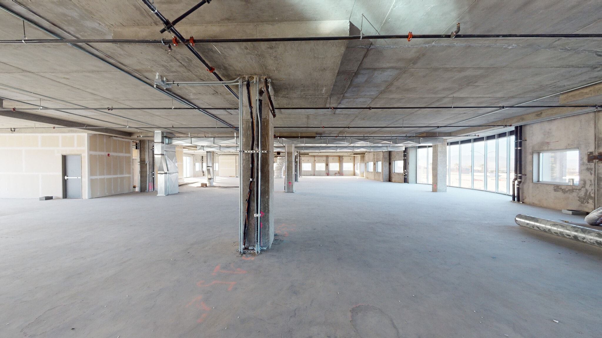 2705 W Horizon Ridge Pky, Henderson, NV for lease Building Photo- Image 1 of 6