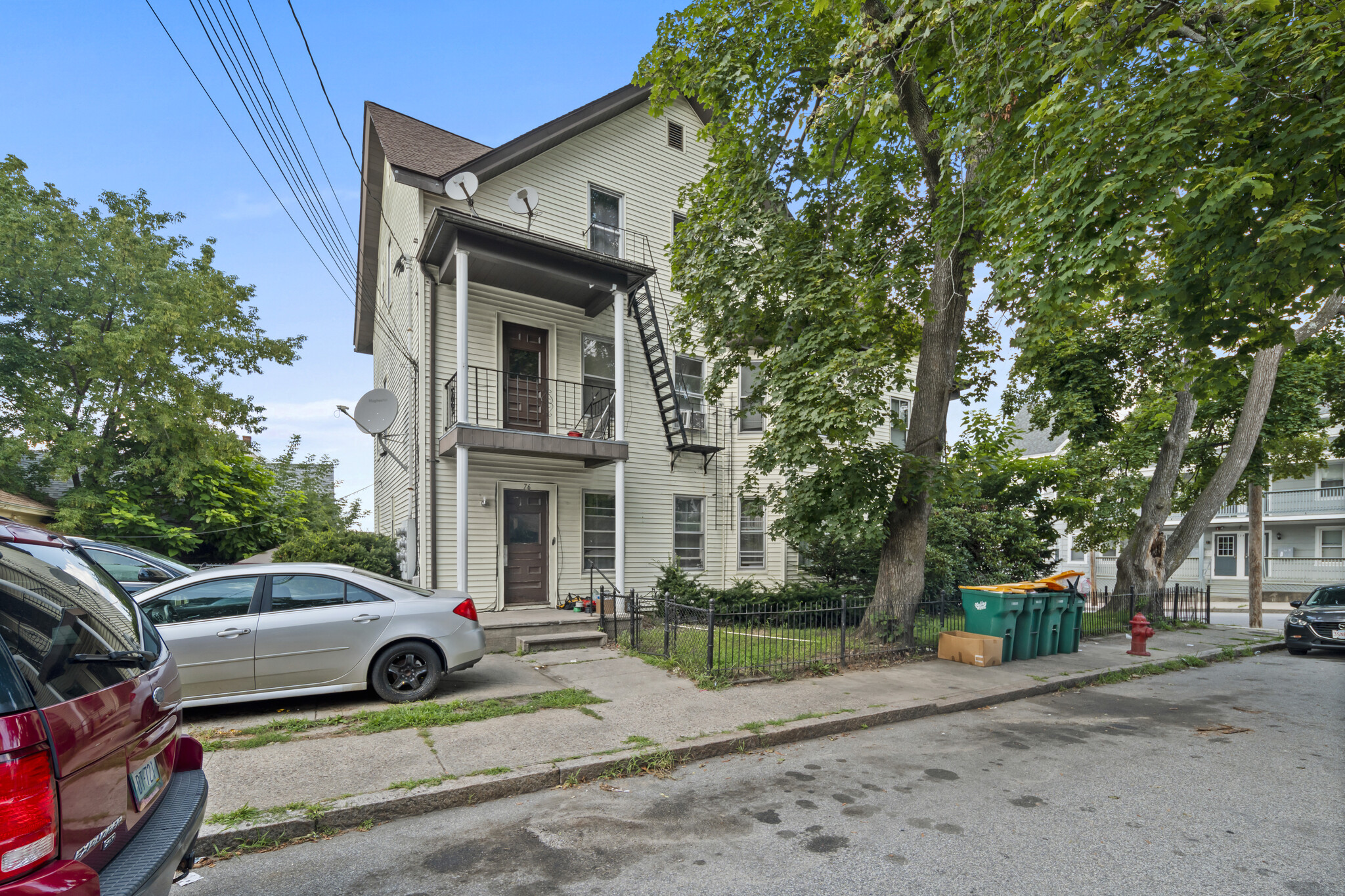 123 Maple St, Woonsocket, RI for sale Primary Photo- Image 1 of 1