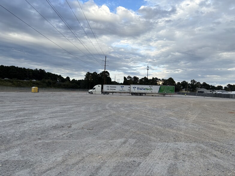 1709 Atlas rd, Columbia, SC for lease - Building Photo - Image 1 of 3