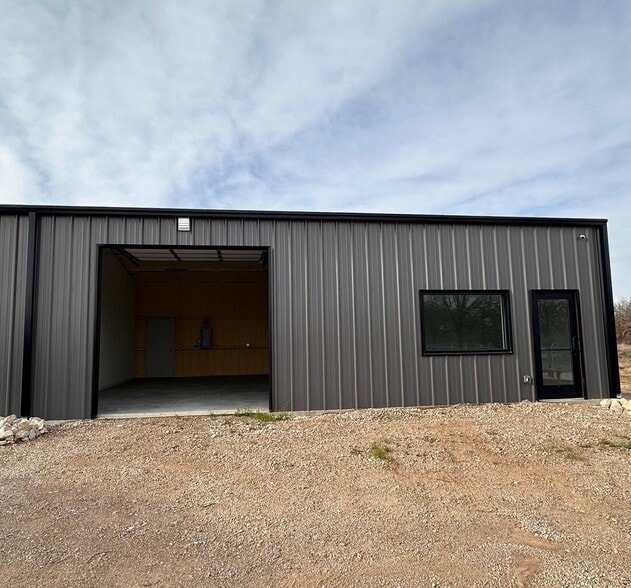 4916 Fairview Road Unit #103, Millsap, TX for lease - Building Photo - Image 3 of 10