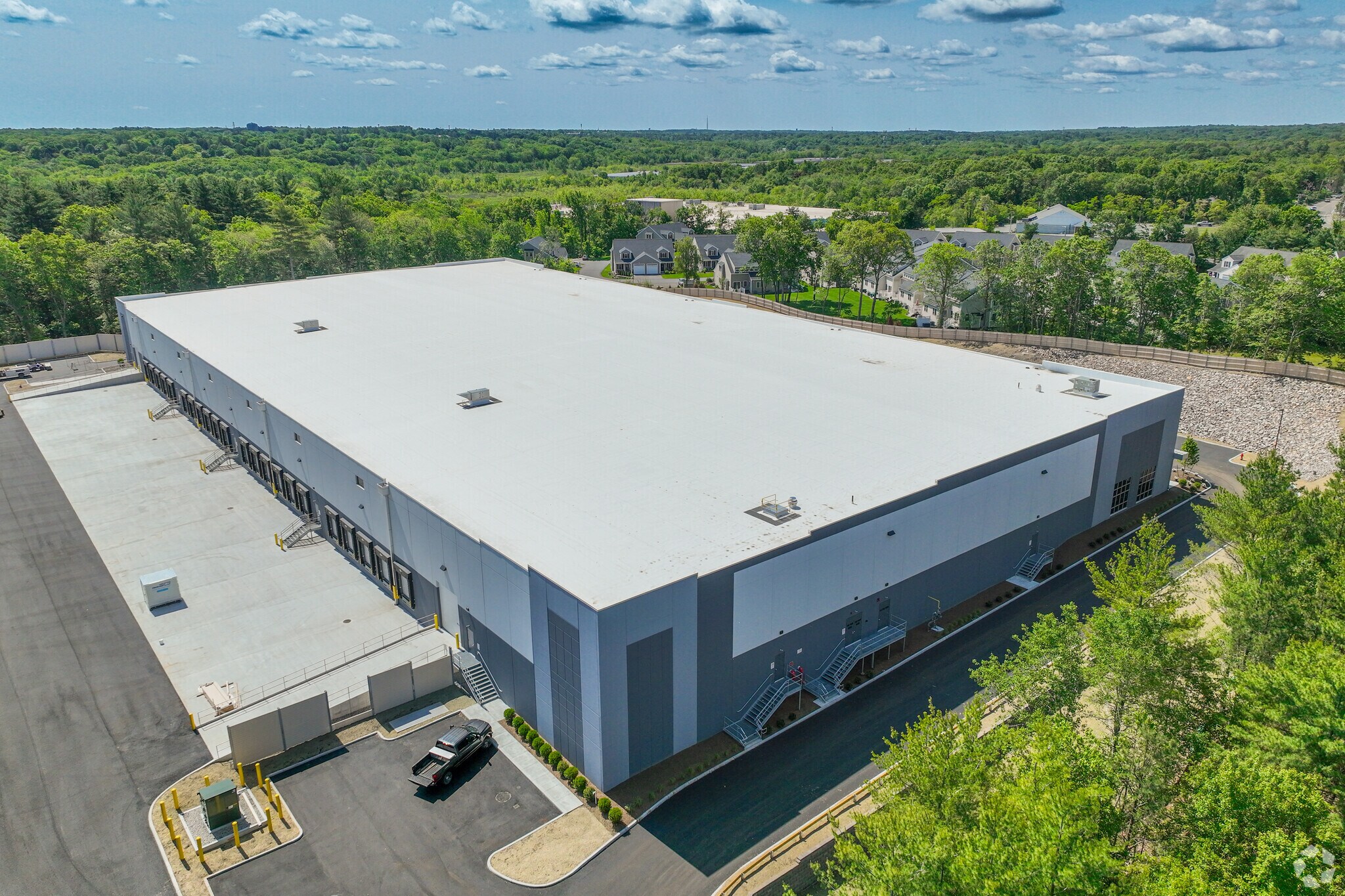 21 Randolph Rd, Randolph, MA à louer Photo du bâtiment- Image 1 de 7