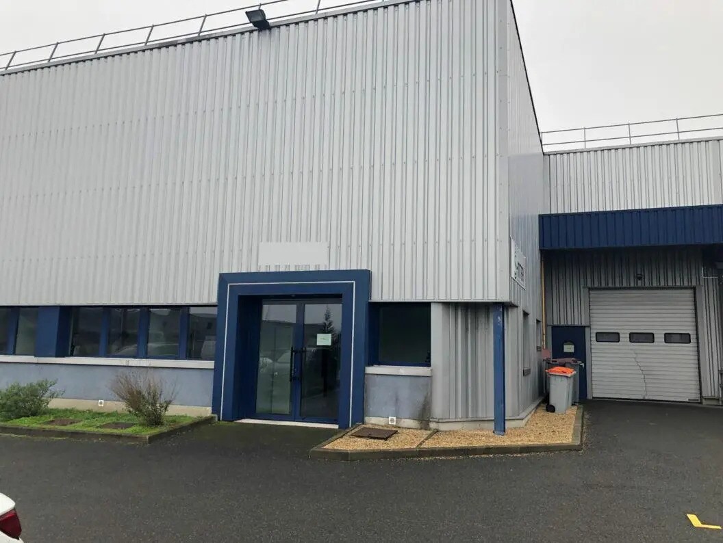 Flex in Chilly-Mazarin for lease Primary Photo- Image 1 of 2