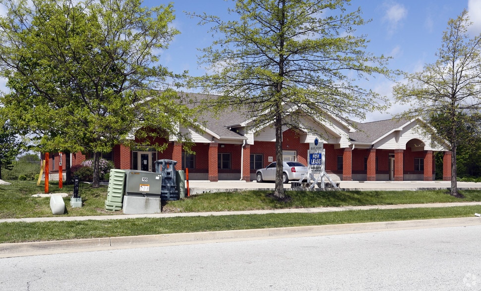 958 Mezzanine Dr, Lafayette, IN à louer - Photo du bâtiment - Image 3 de 9