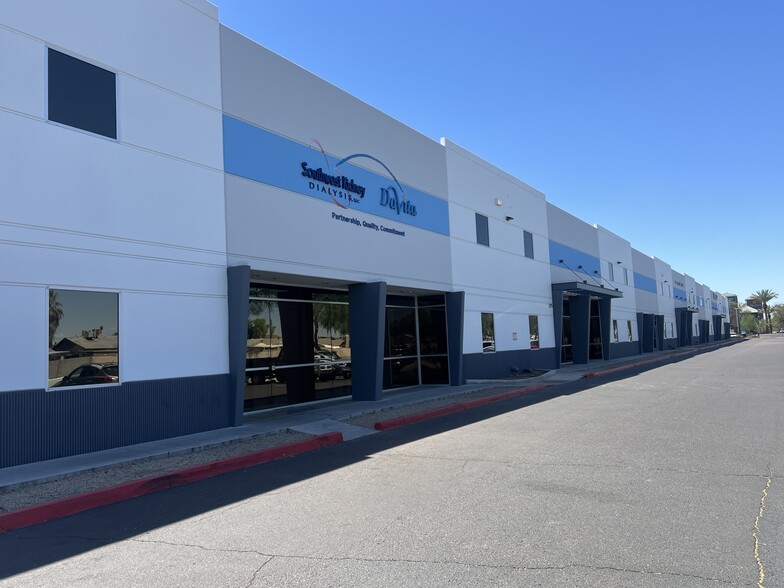 4845 W McDowell Rd, Phoenix, AZ for lease - Primary Photo - Image 1 of 15
