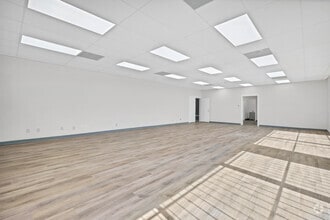 2748-2758 Bingle Rd, Houston, TX for lease Interior Photo- Image 2 of 9