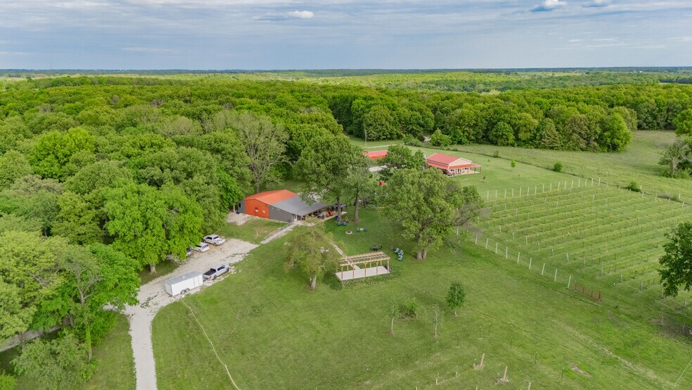 8400 E 1320 Rd, Stockton, MO à vendre - Photo du bâtiment - Image 1 de 75