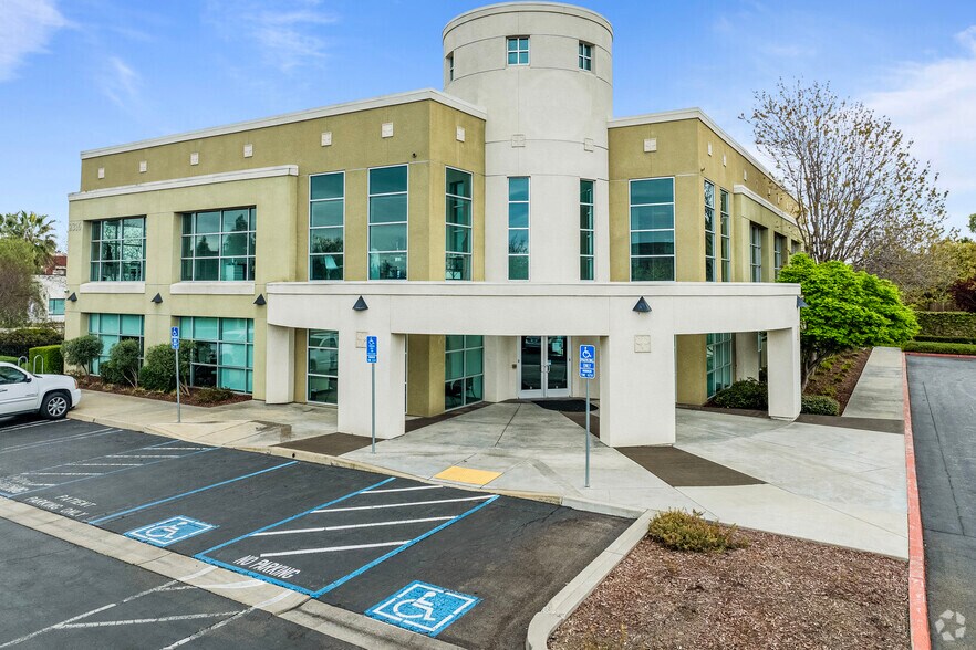 2316 Orchard Pky, Tracy, CA à louer - Photo du bâtiment - Image 1 de 36