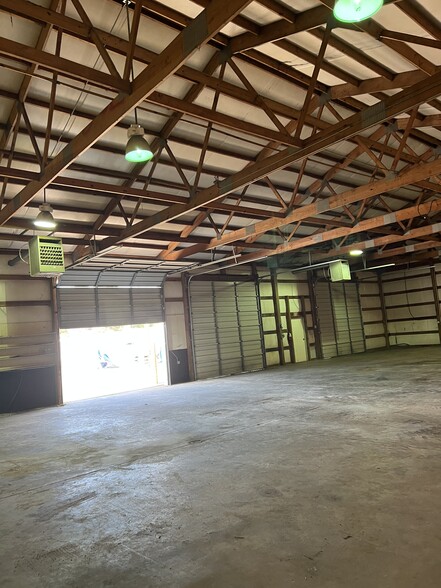 125 Old Number Six Hwy, Saint Matthews, SC for lease - Interior Photo - Image 2 of 12