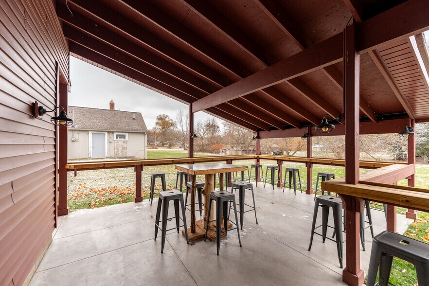 2803 W Blanchard Rd, Winn, MI à vendre - Photo du bâtiment - Image 3 de 18