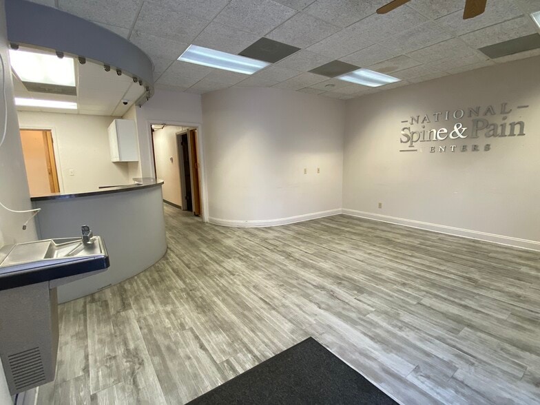 918 Rolling Acres Rd, Lady Lake, FL for lease - Building Photo - Image 2 of 38