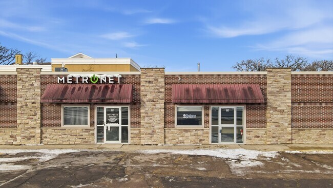 Plus de détails pour 507 1st St NW, Austin, MN - Commerce de détail à vendre