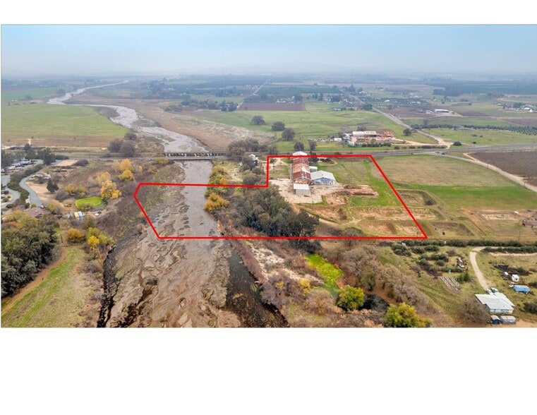 10513 Road 236, Terra Bella, CA à louer - Photo du bâtiment - Image 2 de 5