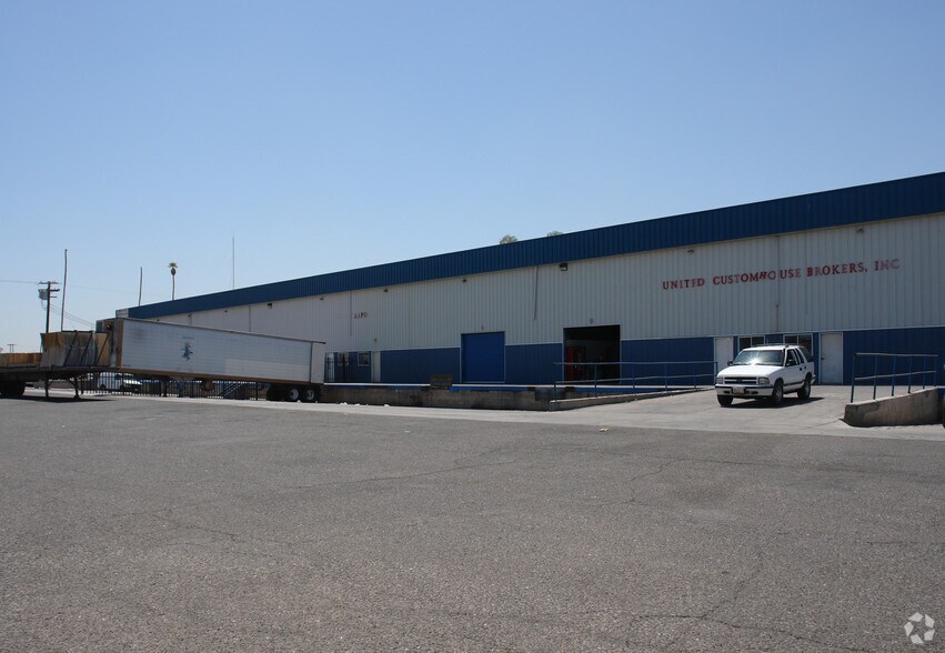120 W Cole Blvd, Calexico, CA à louer - Photo du bâtiment - Image 1 de 7