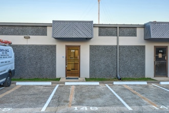 1300 S Frazier St, Conroe, TX à louer Photo intérieure- Image 1 de 34