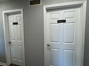 1107 N Blackhawk Blvd, Rockton, IL for lease Interior Photo- Image 1 of 6