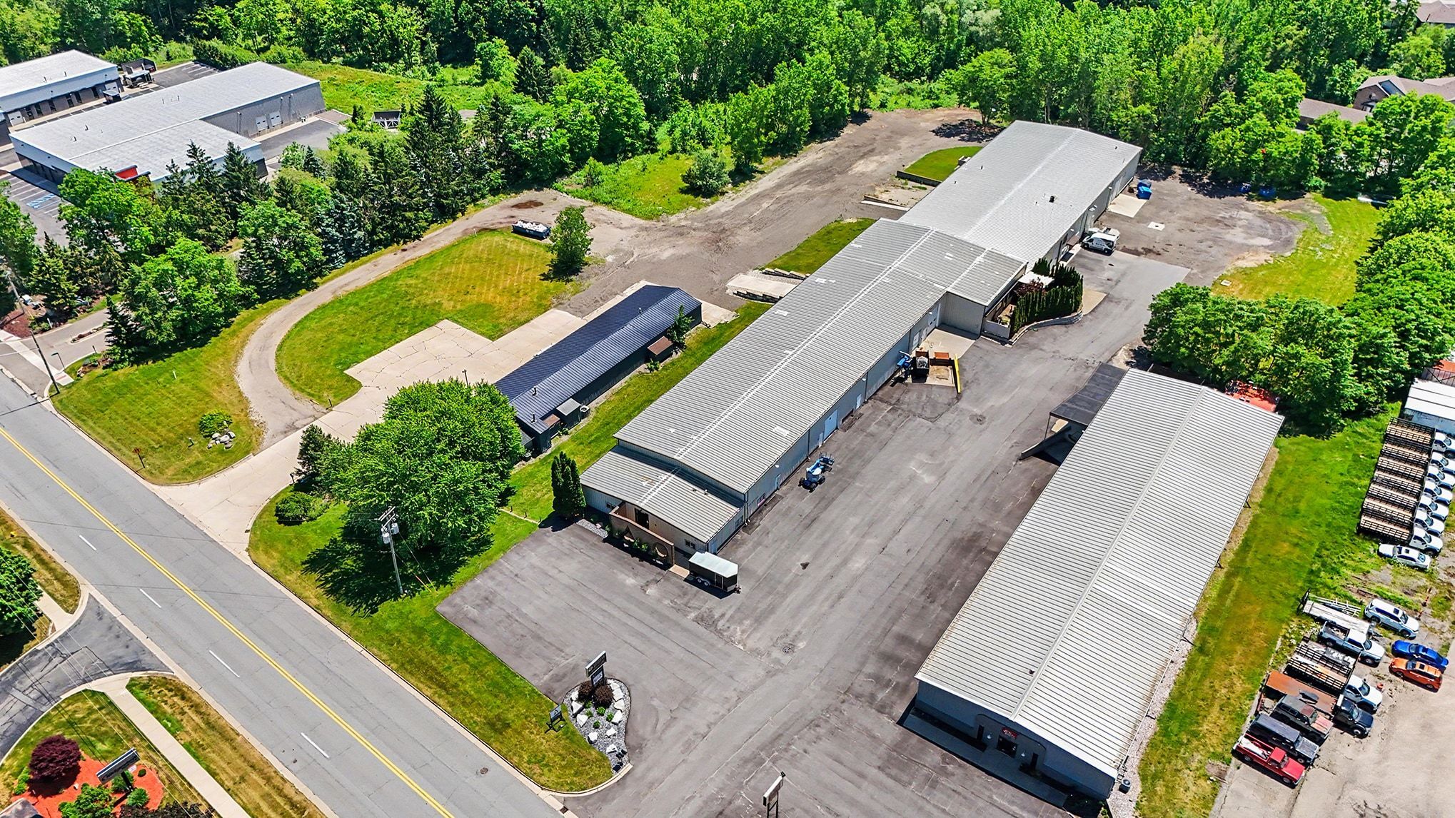 2758 3 Mile Rd, Grand Rapids, MI à vendre Photo du bâtiment- Image 1 de 15