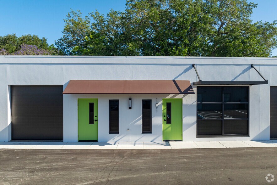 2340 State Rd 580, Clearwater, FL à louer - Photo du bâtiment - Image 3 de 31
