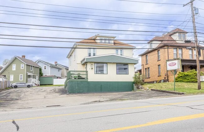 More details for 161 Pittsburgh St, Uniontown, PA - Retail for Sale