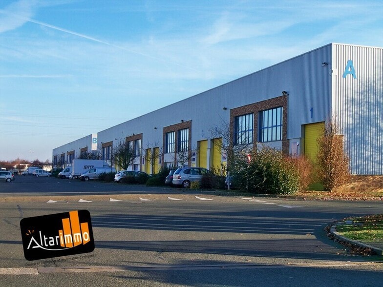 Flex in Chartres for lease - Building Photo - Image 1 of 5