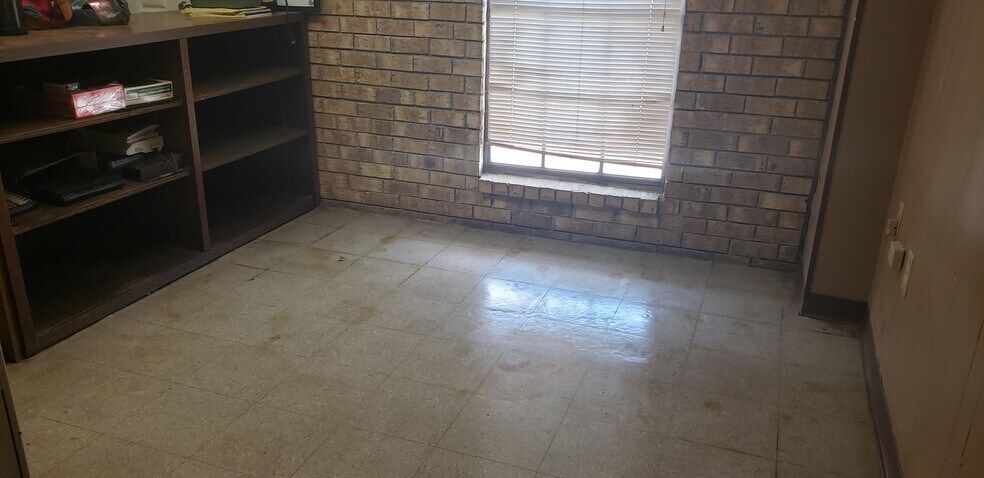 13531 S Choctaw Dr, Baton Rouge, LA for sale - Interior Photo - Image 3 of 15