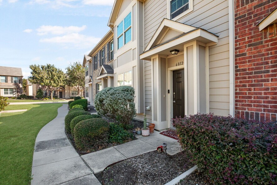 3060 Peyton Brook Dr, Fort Worth, TX for sale - Building Photo - Image 2 of 3