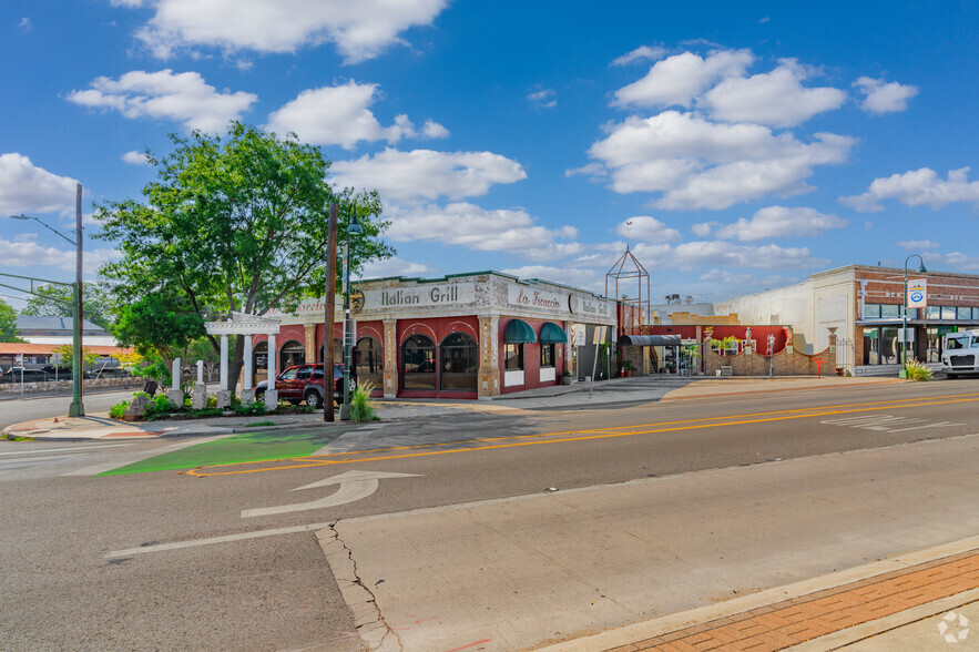 800 S Alamo St, San Antonio, TX for lease - Building Photo - Image 3 of 19