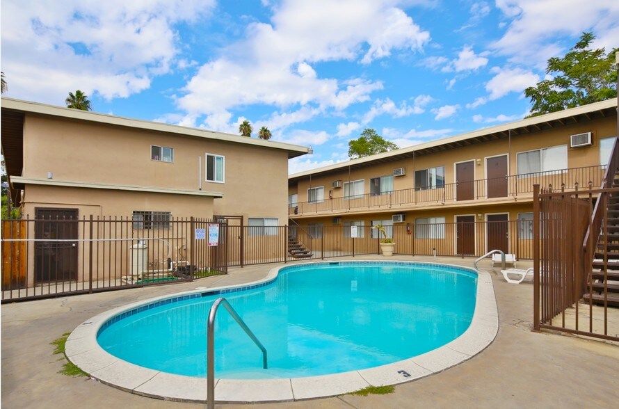 2032 W Linden St, Riverside, CA à vendre - Photo principale - Image 1 de 5