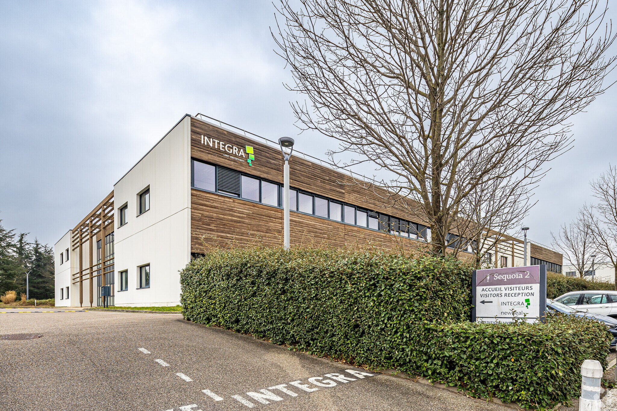 Flex dans Saint-Priest à louer Photo principale- Image 1 de 3