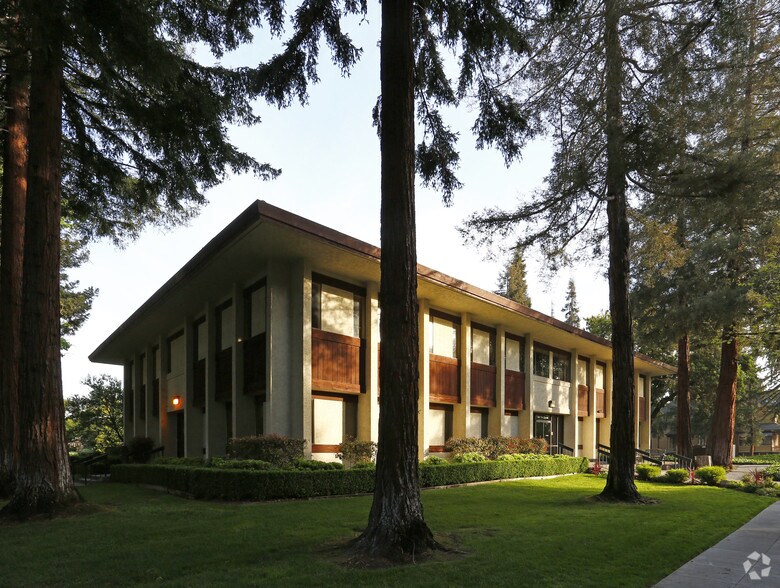 1600 The Alameda, San Jose, CA à louer - Photo du bâtiment - Image 2 de 10