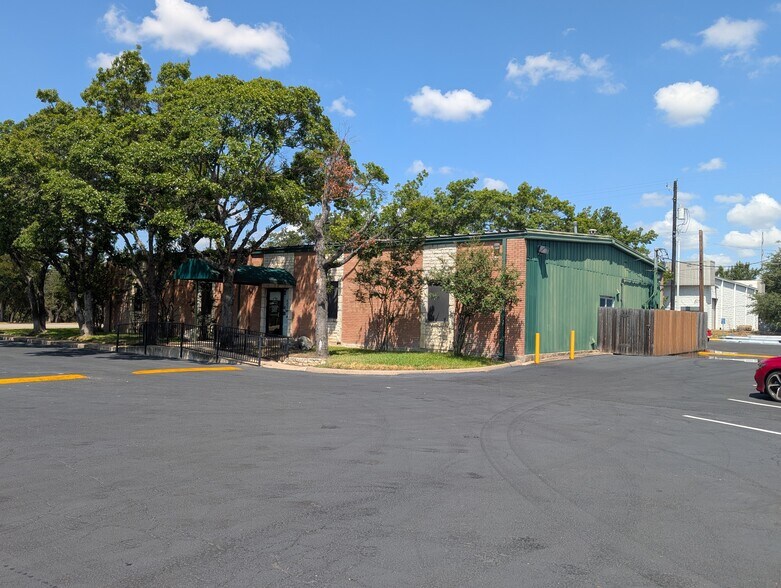 1403 Williams Dr, Georgetown, TX for lease - Building Photo - Image 2 of 10