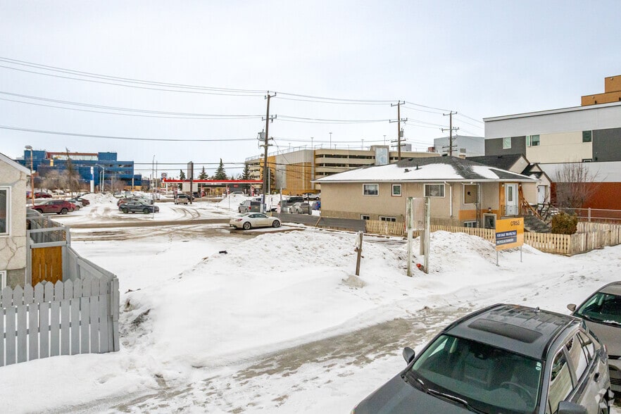10868 98 St NW, Edmonton, AB for sale - Building Photo - Image 2 of 5