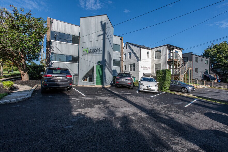 6501 York Rd, Baltimore, MD à vendre - Photo du bâtiment - Image 2 de 12