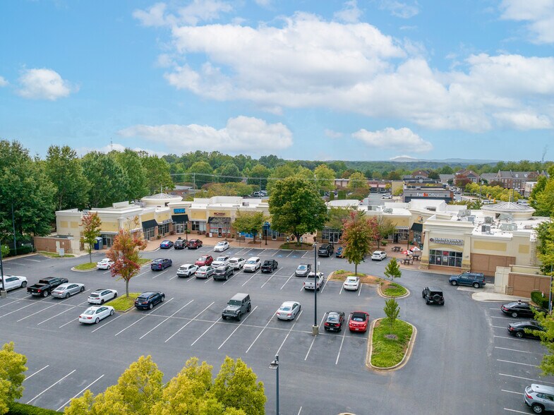 Brawley School Rd, Mooresville, NC à louer - Photo du bâtiment - Image 2 de 12
