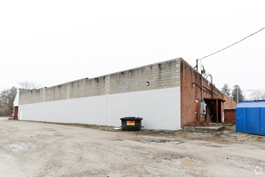 250 Castalia St, Bellevue, OH for lease - Building Photo - Image 2 of 5